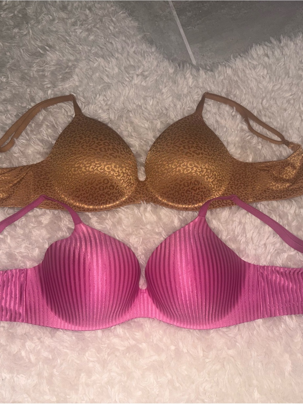 36D Victoria’s Secret Body by Victoria FlexFactor Lightly Lined Plunge Demi Bras